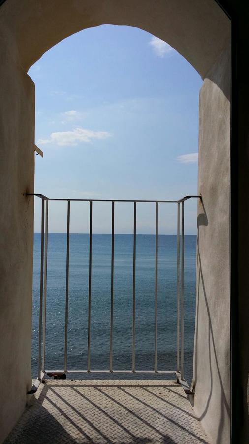 Balcone Sulla Spiaggia Bed & Breakfast Cefalu Ngoại thất bức ảnh